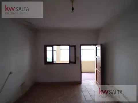 OPORTUNIDAD DE INVERSION. Casa con alto potencial comercial. Calle San Luis al 1600