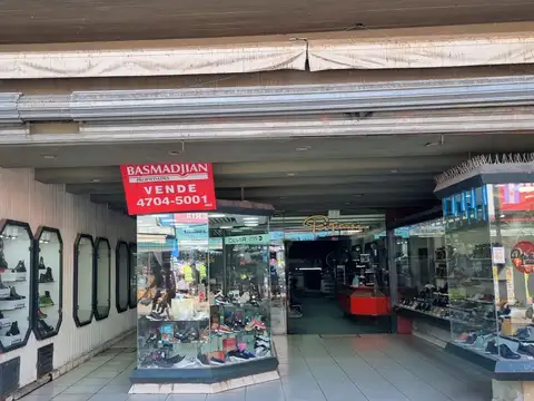 Importante local de 252m2 en excelente zona comercial