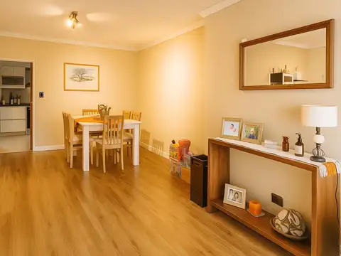 Venta Casa 6 amb más Dependencia Jardin, Sum, Parrilla y Pileta 396 m2 _Olivos