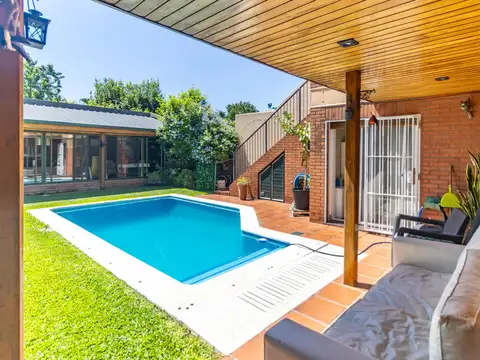 Venta Casa 6 amb más Dependencia Jardin, Sum, Parrilla y Pileta 396 m2 _Olivos