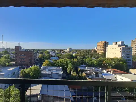 Excelente departamento en venta. Pilar Centro.