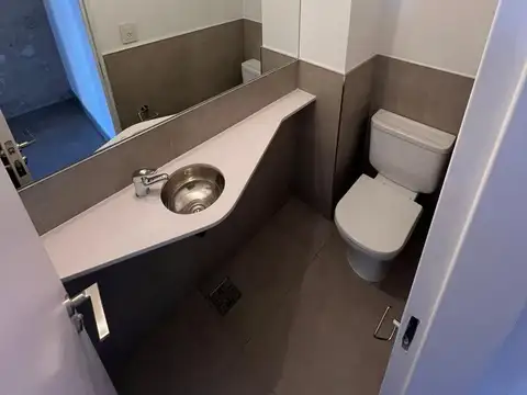 Local en Alquiler en Nuestra Señora De Lourdes, $ 950.000