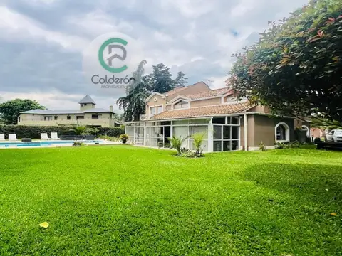 Casa en Alquiler con 5 cocheras