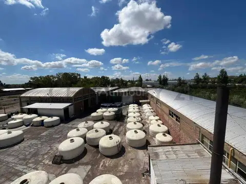 Galpon en Venta 200  mts Fondo