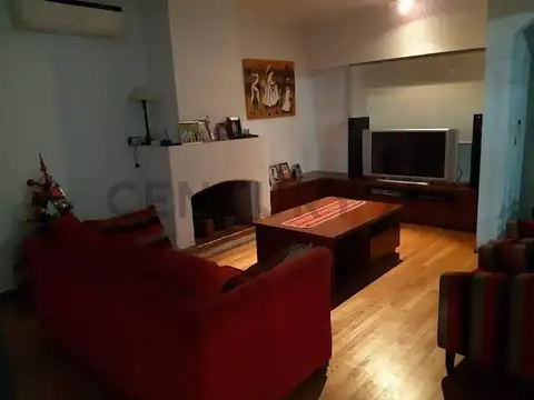 CASA EN VENTA EN LA PLATA DE 3 DORMITORIOS
