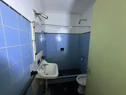 Venta casa a refaccionar z/Costanera