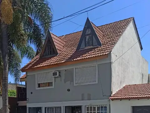 TRIPLEX 4 AMB. EN ALQUILER SIN EXPENSAS EN VILLA SARMIENTO 