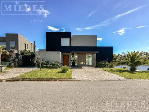 Casa en Venta en La Comarca, USD 696.000