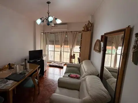 Venta de departamento centrico de dos dormitorios en La Plat