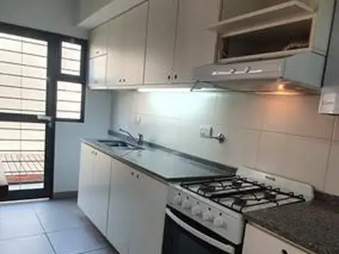 Depto Tipo Casa en Alquiler de 6 ambientes