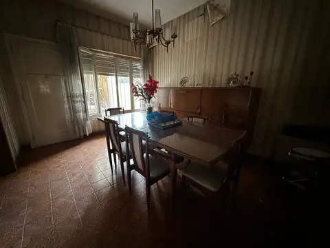 Depto Tipo Casa en Venta 40 años