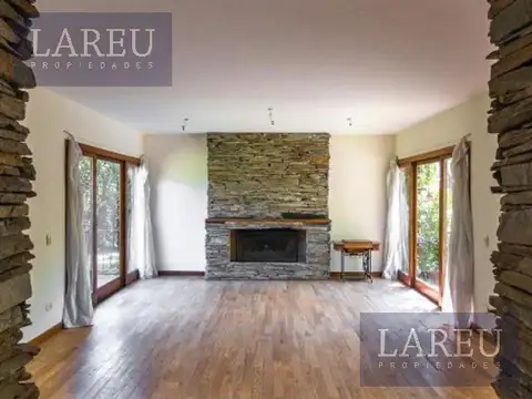 Casa 4 ambientes con 3 baños