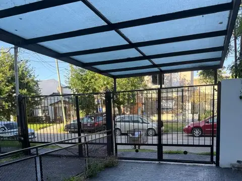 Depto Tipo Casa en Alquiler de 2 dormitorios