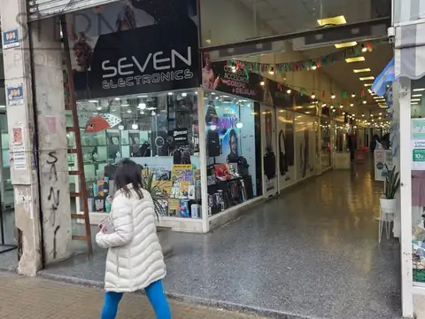 Local Calle 12 entre 59 y 60.