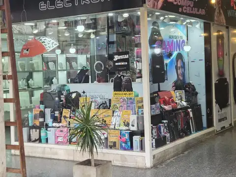 UNICO ALQUILER Local comercial en Calle 12 entre 59 y 60. Galeria Local al frente. Oportunidad.