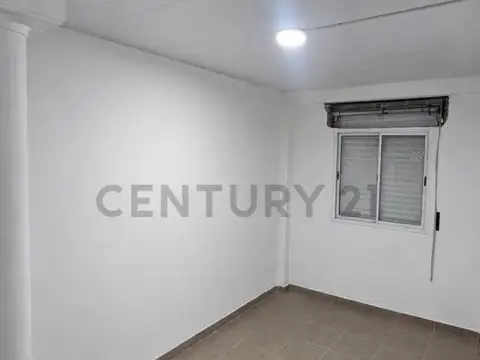 PH en venta de 6 ambientes con patio en Ciudadela