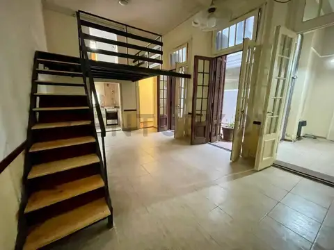 Departamento de 3 ambientes en edificio histórico, excelente ubicación