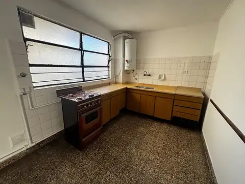 AMPLIO DEPARTAMENTO 2 AMBIENTES, CERCA ESTACIÓN MUNRO!