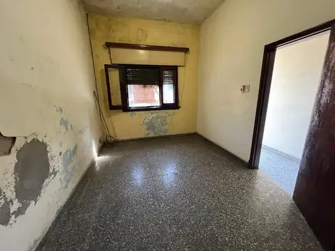 Casa 5 ambientes + Local en venta en San Andres