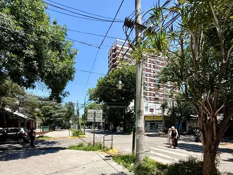 Local en Alquiler Via Púb.