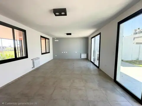 Casa en Venta con 2 cocheras