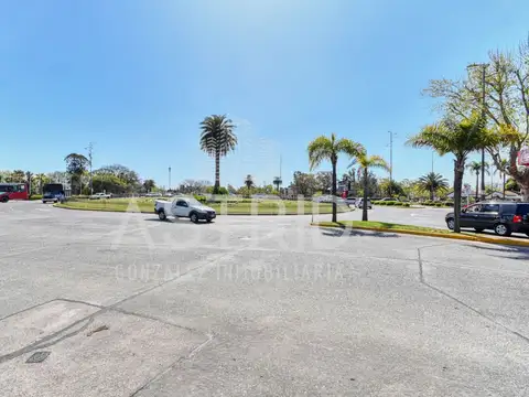 Venta de local en el centro de Tigre, lote apto edificio