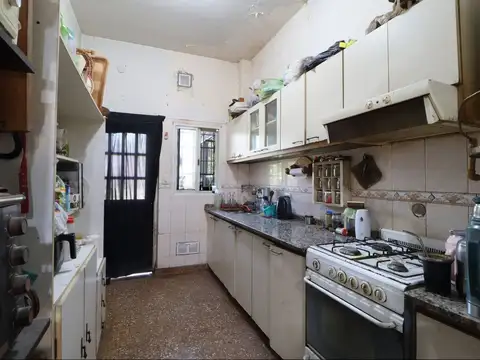 CASA 3 AMBIENTES CON TERRAZA Y DOS COCHERAS