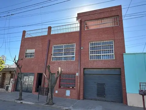 Venta casa 3 dorm. + local comercial + galpón