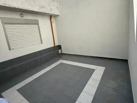 PH 3 amb, planta baja fondo, luminoso, patio, lavadero, mts foco comercial Av Nazca