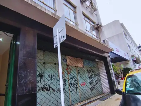 ?? Venta de Depósito / Local Comercial en San Telmo – Bolívar al 500