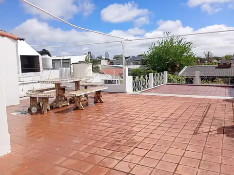 Depto Tipo Casa en Alquiler de 4 ambientes