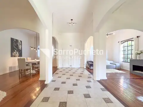 Casa 4 ambientes con 2 baños