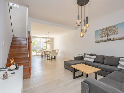 Casa 4 ambientes con 3 baños