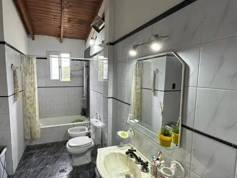 Casa 3 ambientes con 2 baños
