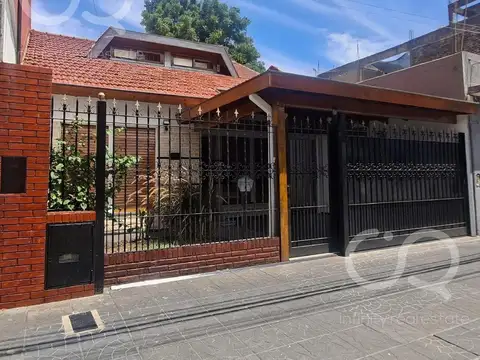 Se alquila hermosa casa 4 ambientes con dependencia de servicio