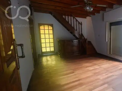 Se alquila hermosa casa 4 ambientes con dependencia de servicio