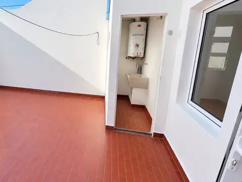 Depto Tipo Casa en Venta 42 años