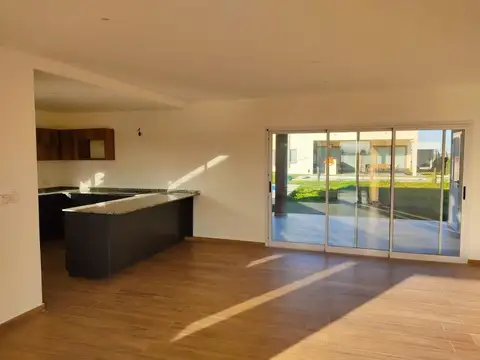 Casa en Venta en Santa Clara Al Sur, USD 179.000