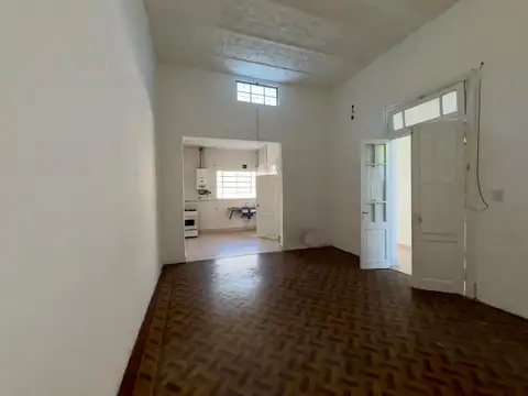 Casa en Alquiler con 1 cochera