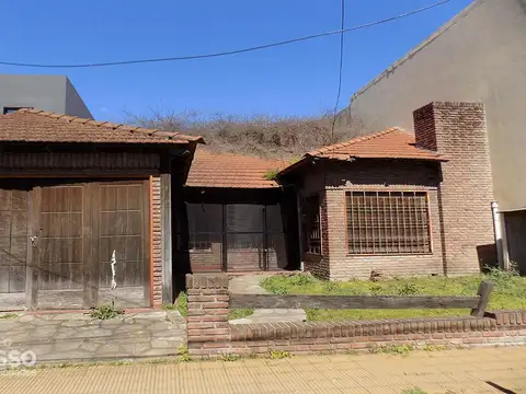CHALET 4 AMBIENTES A REFACCIONAR – PARQUE QUIRNO