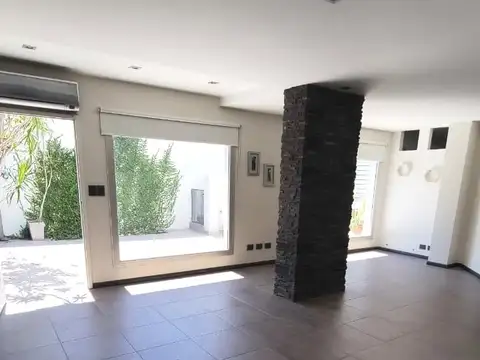 Depto Tipo Casa en Alquiler al Este