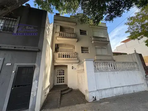 3 amb Frente duplex con balcon y coc independiente.