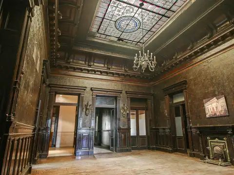 LOCAL COMERCIAL/OFICINAS CASONA ANTIGUA. BARRACAS 