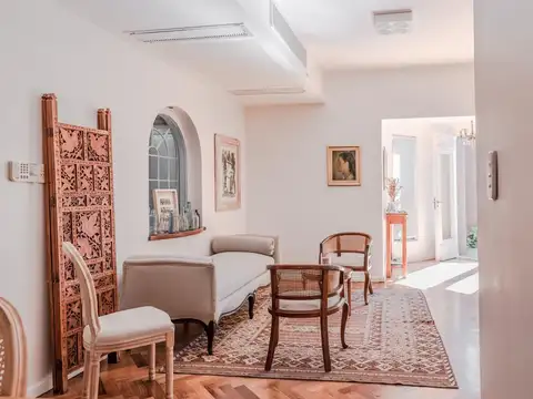 Casa en Venta con 3 cocheras