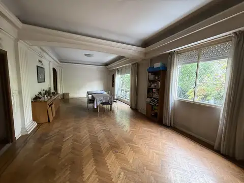 Venta - 5 Ambientes con balcón - Patio con Parrilla - Dependencia - Villa Crespo