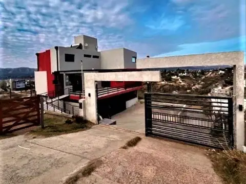 Casa en Venta en Villa Carlos Paz, USD 399.000