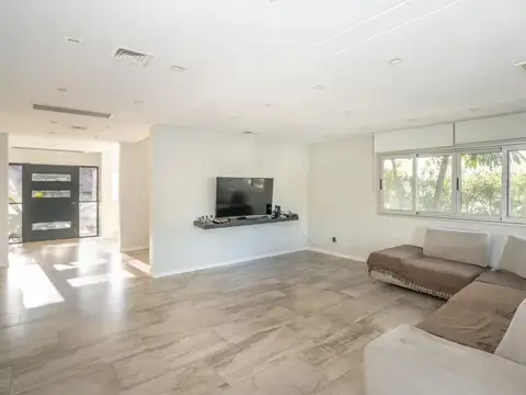 Casa en Venta en Countries y Barrios Cerrados en Quilmes, USD 1.050.000