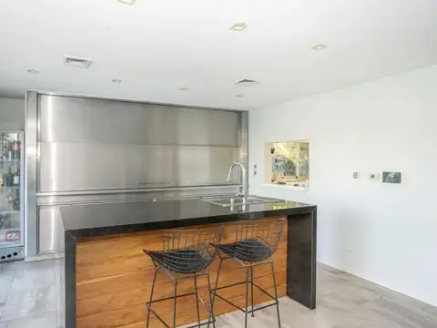 Casa 4 ambientes con 4 baños