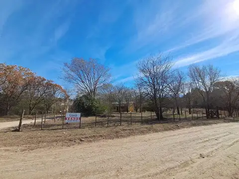 Hermoso terreno a 2 cuadras del río.
