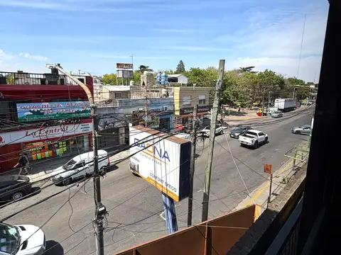 MUY AMPLIO SALÓN EN ALQUILER - EXCELENTE UBICACIÓN FRENTE A LA PLAZA DE JOSÉ C PAZ
